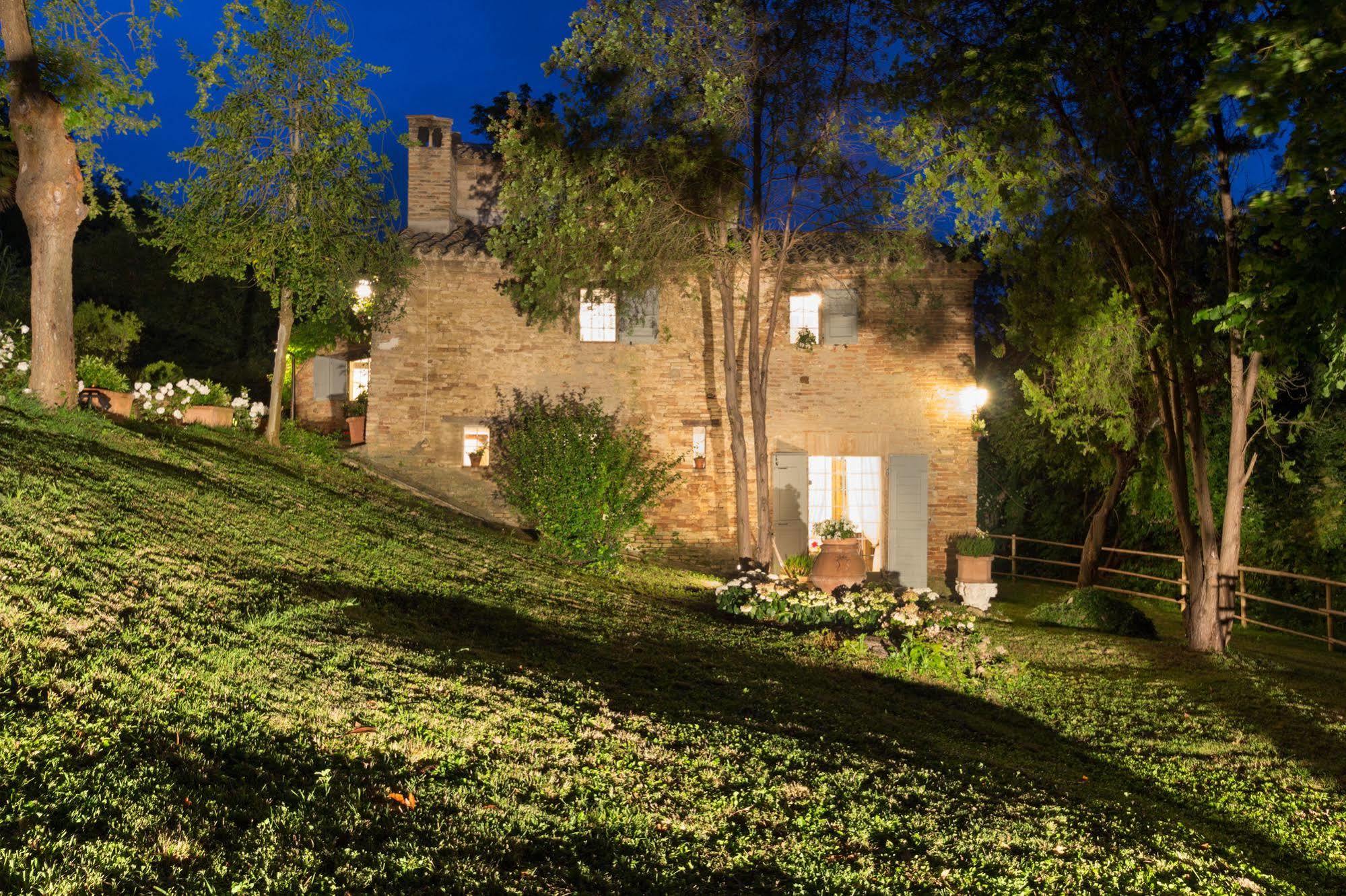 B&B La Residenza Del Poeta Montesicuro Exterior foto